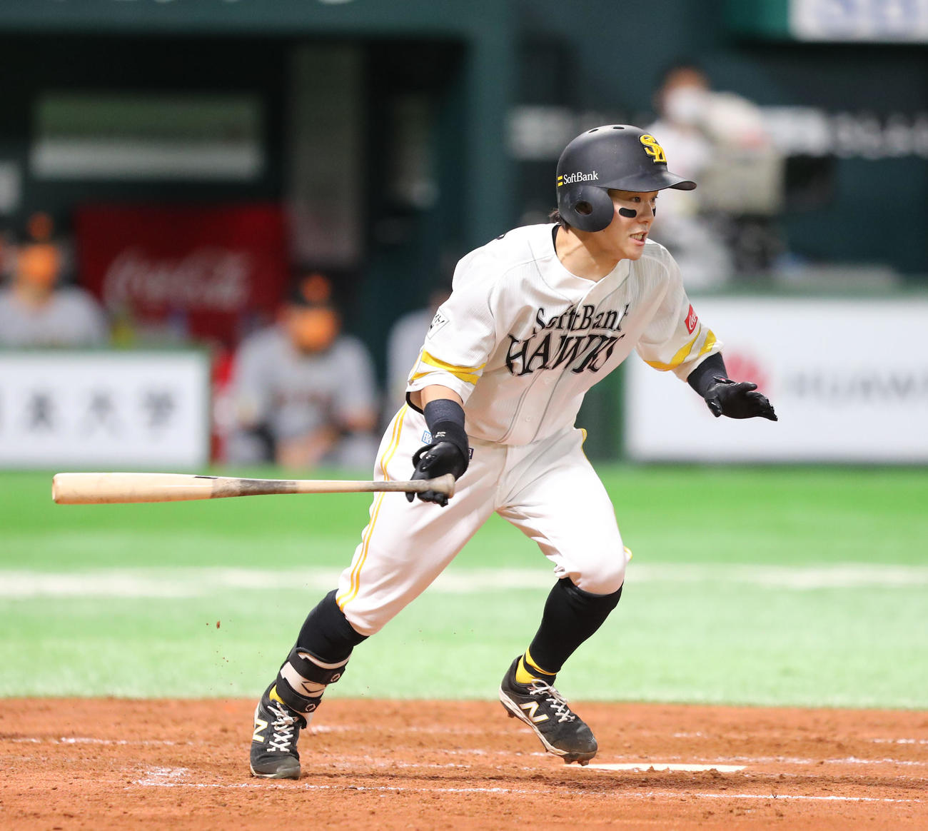 ソフトバンク対巨人　2回裏ソフトバンク2死一、三塁、牧原大成は右前に同点適時打を放つ（撮影・梅根麻紀）