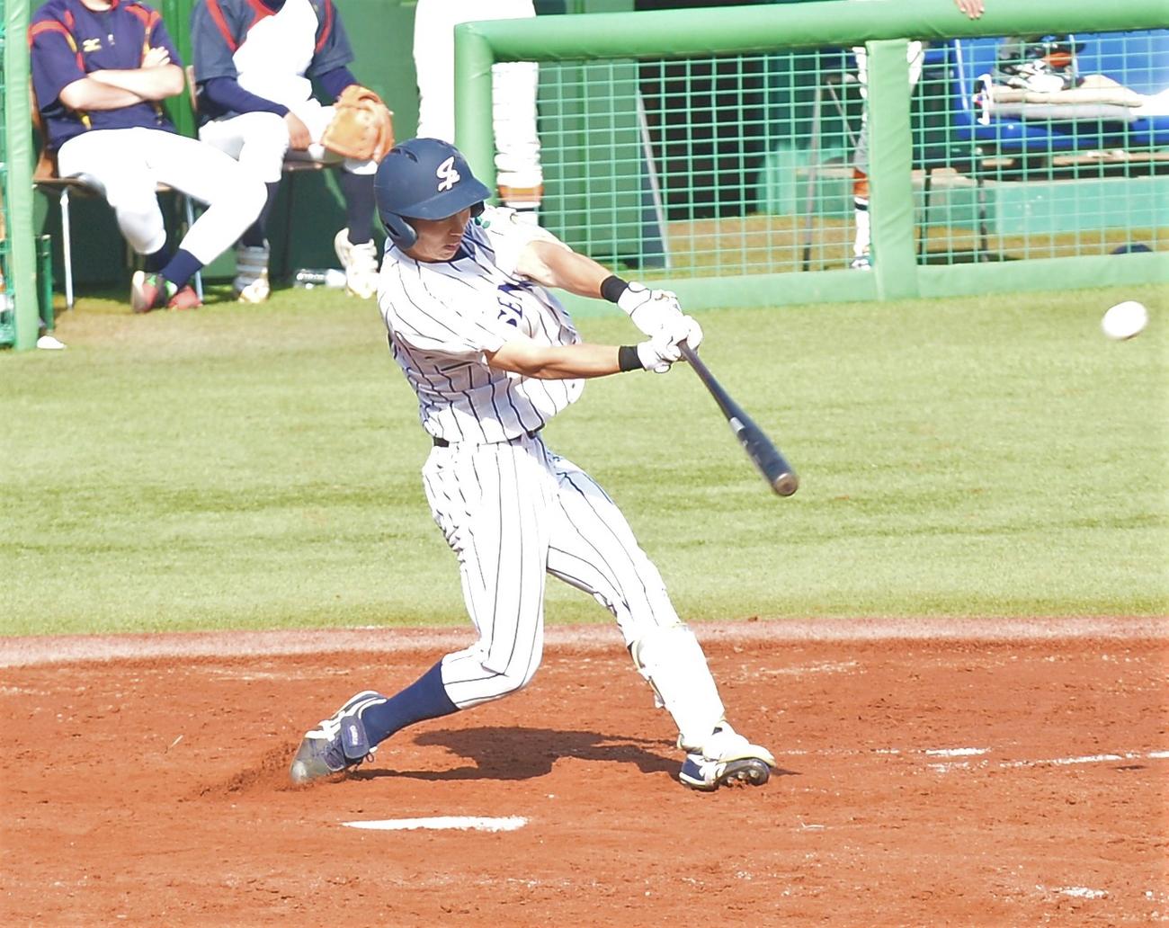 5回、2点適時打を放つ仙台大・大北
