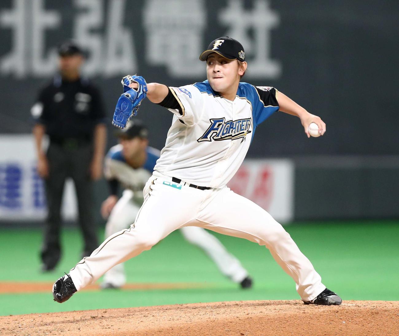 日本ハム対中日　5回途中に登板する河野（撮影・黒川智章）