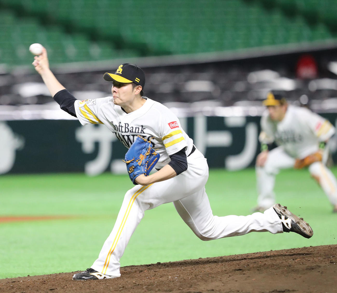 ソフトバンク対巨人　6、7回を抑えた松本（撮影・梅根麻紀）