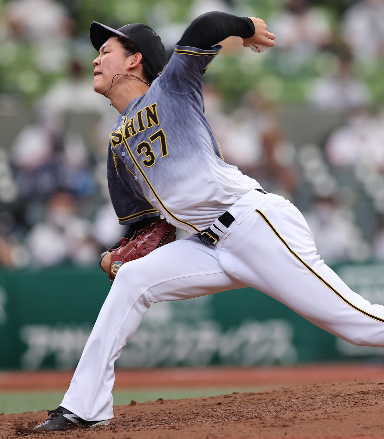 西武対阪神　3回途中から登板しプロ初勝利をあげる及川（撮影・清水貴仁）
