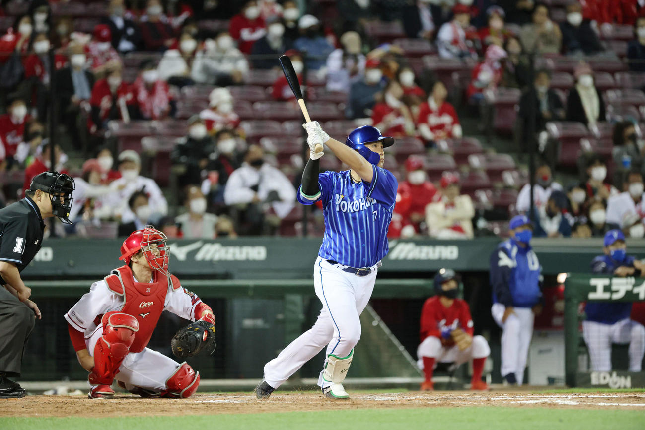 DeNA佐野恵太（2021年4月27日撮影）