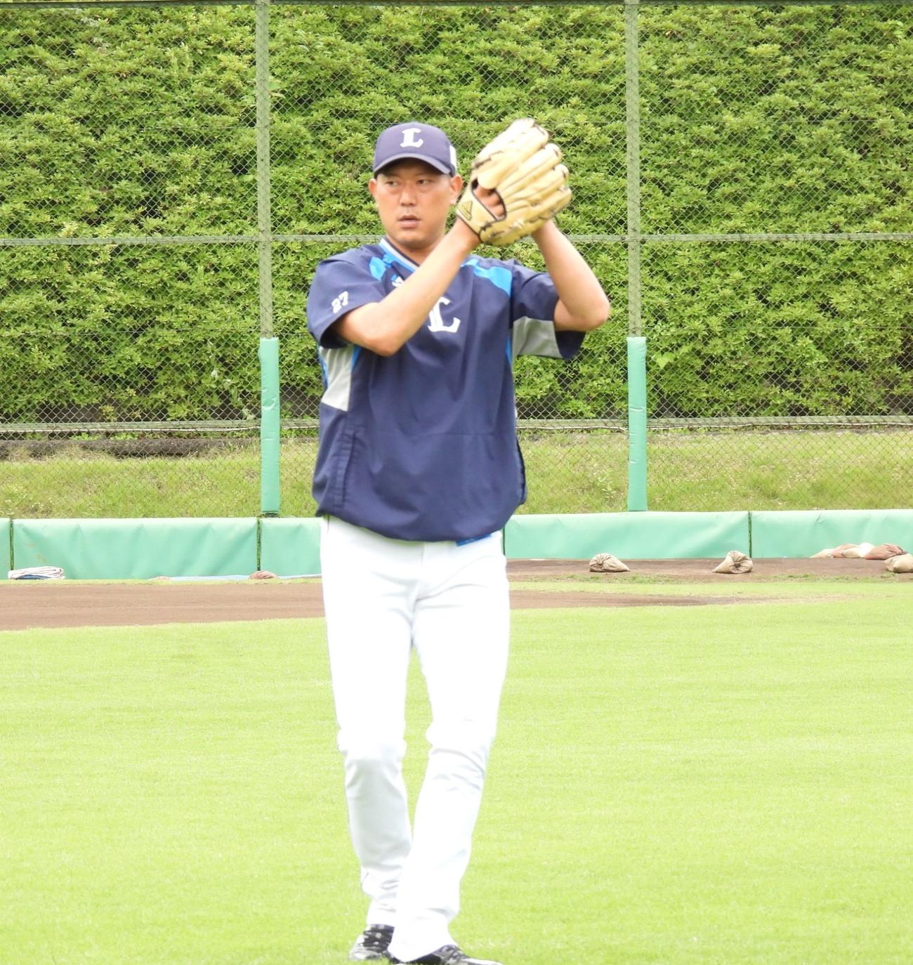 今季初登板初先発へ向けて調整する西武内海（球団提供）