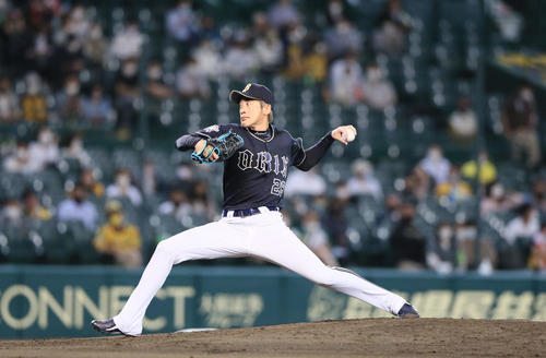 阪神対オリックス　6回、オリックス2番手で登板の能見篤史（撮影・上山淳一）