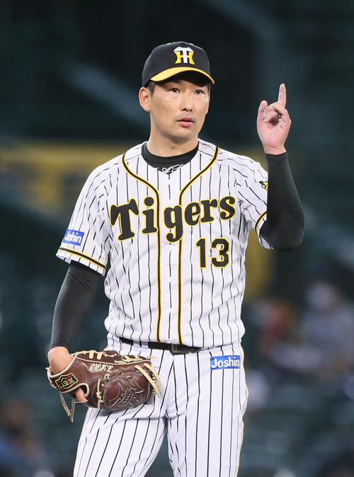 阪神対オリックス　8回、阪神4番手で登板の岩崎（撮影・上山淳一）