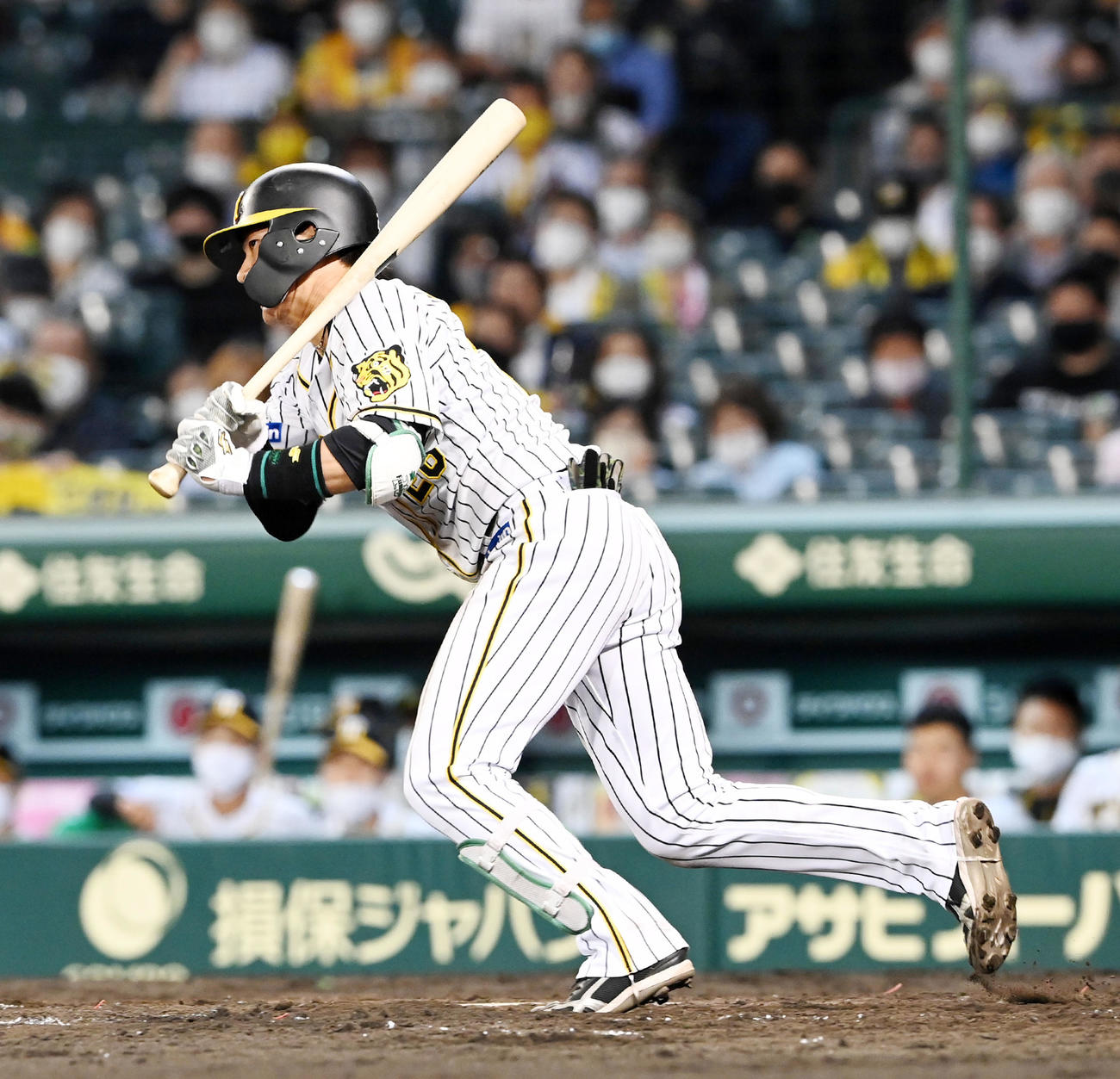 阪神対オリックス　5回裏阪神1死一、二塁、北條は左前適時打を放つ（撮影・前岡正明）