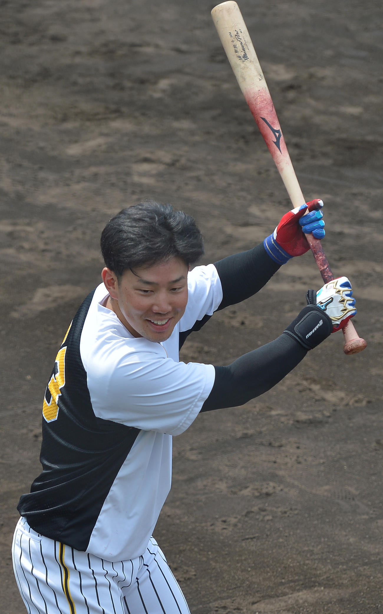 ウエスタン・リーグ阪神対オリックス　打撃練習に励む阪神糸原（代表撮影）