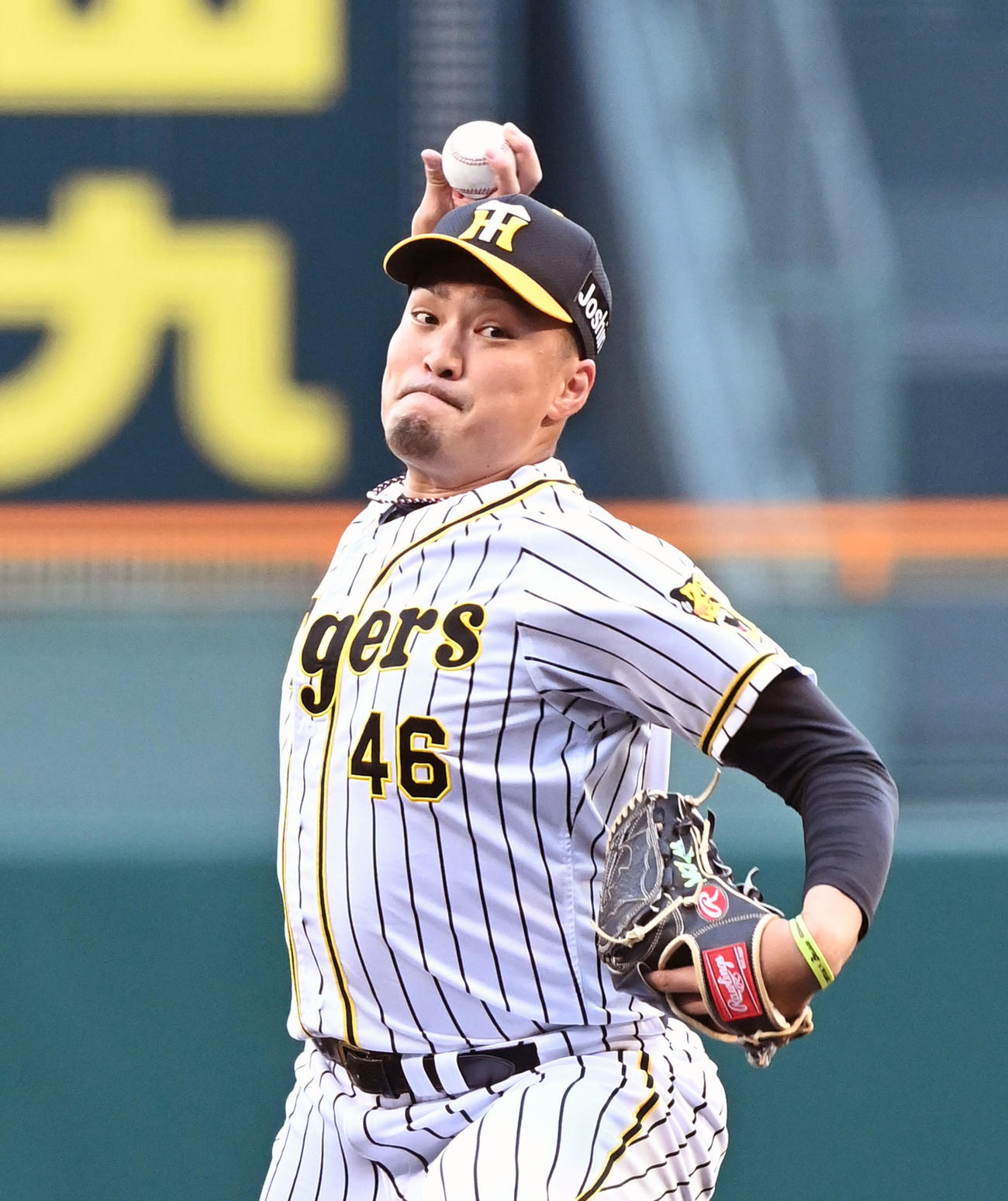 阪神対オリックス　阪神先発の秋山（撮影・前岡正明）