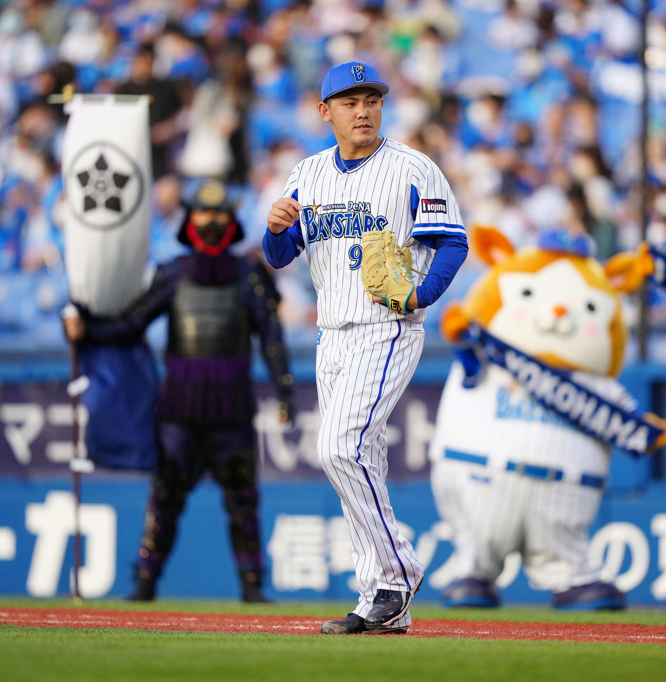 DeNA対ソフトバンク　1回表、マウンドに上がるDeNA先発の中川（撮影・江口和貴）