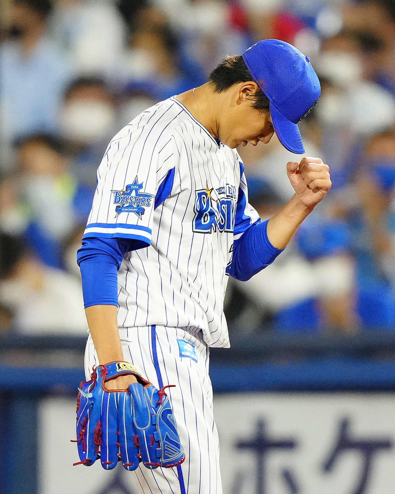 DeNA対ソフトバンク　6回表ソフトバンク2死二塁、中村晃を一ゴロに仕留めガッツポーズを見せる坂本（撮影・江口和貴）