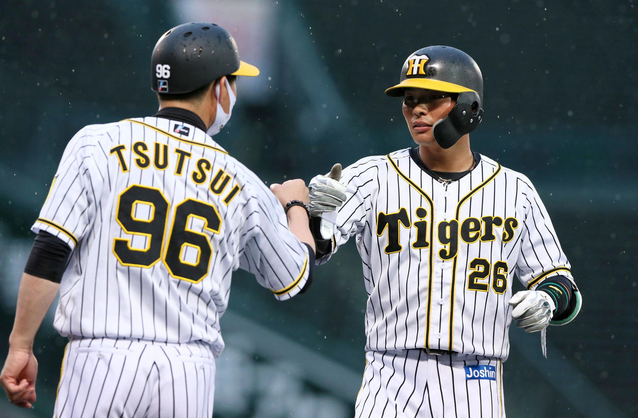 阪神対オリックス3回戦　1回裏阪神1死、北條史也は左前打を放つ（撮影・上山淳一）
