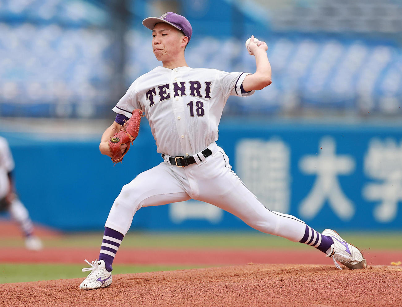 石巻専大対天理大　力投する天理大先発の井奥（撮影・野上伸悟）