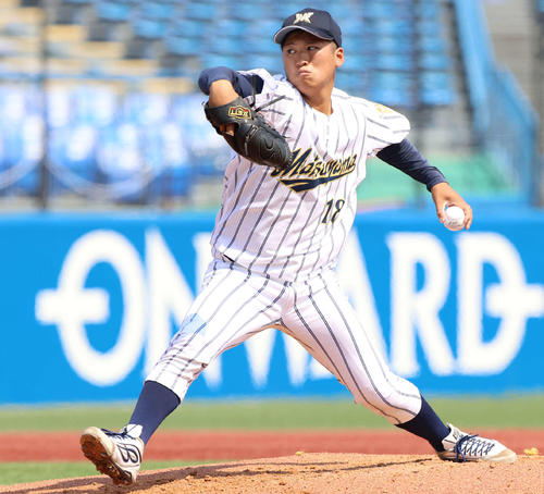 松山大対関学大 力投する松山大先発の菊池(撮影・河野匠)