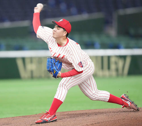 国学院大対富士大　先発し力投する富士大・金村（撮影・鈴木みどり）