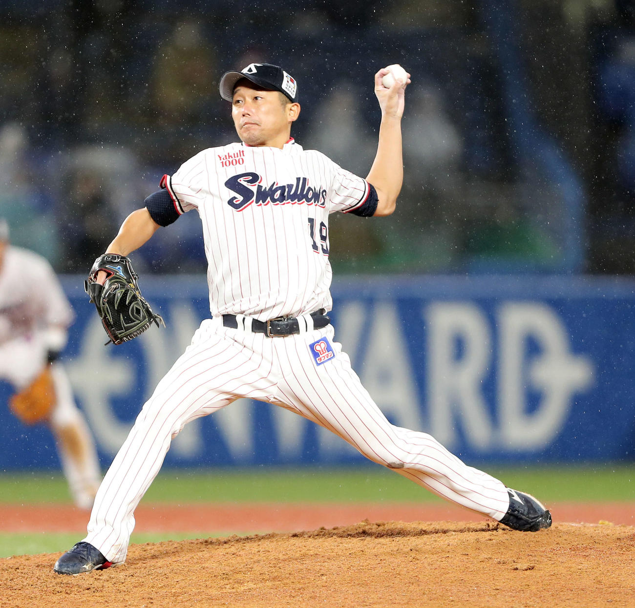 ヤクルト対西武　5回表西武無死、力投する石川（撮影・河田真司）