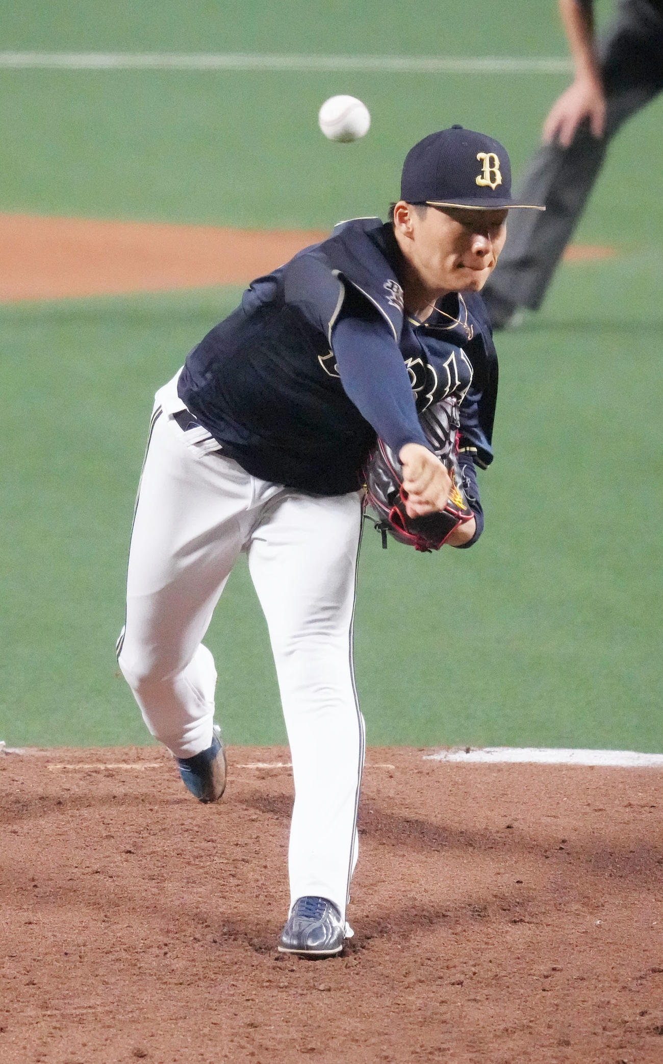 中日対オリックス　1回裏、登板するオリックス先発の山本（撮影・森本幸一）