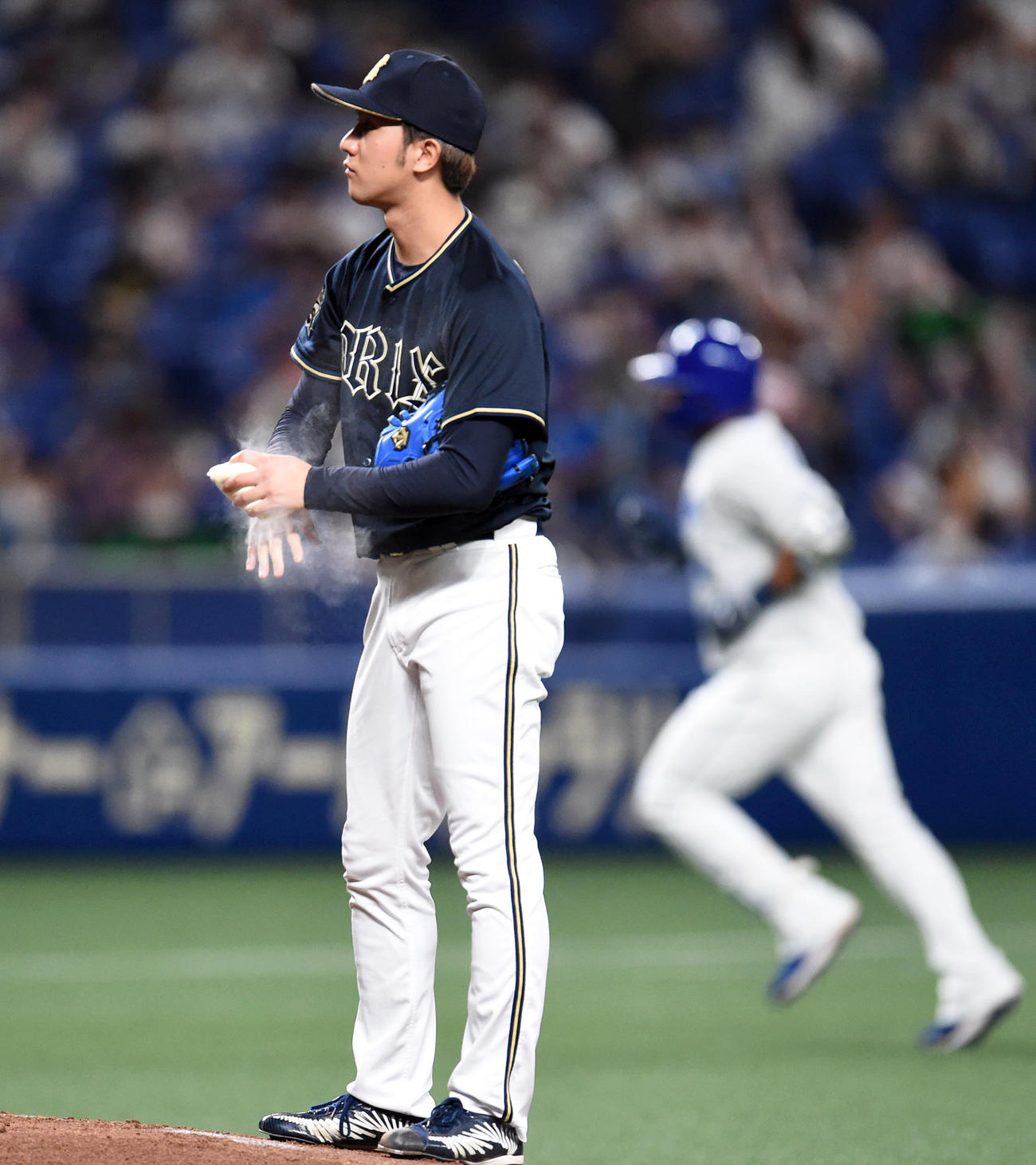1回裏中日1死一塁、ビシエドに左越え2点本塁打を打たれたオリックス先発の田嶋（撮影・森本幸一）