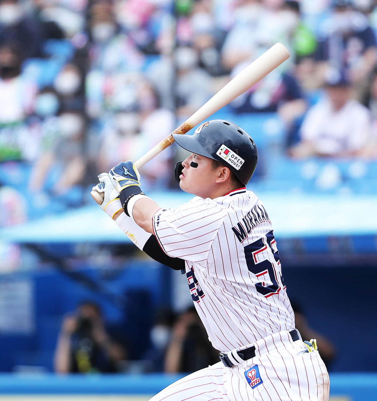 5日西武戦で中越えソロ本塁打を放つ村上