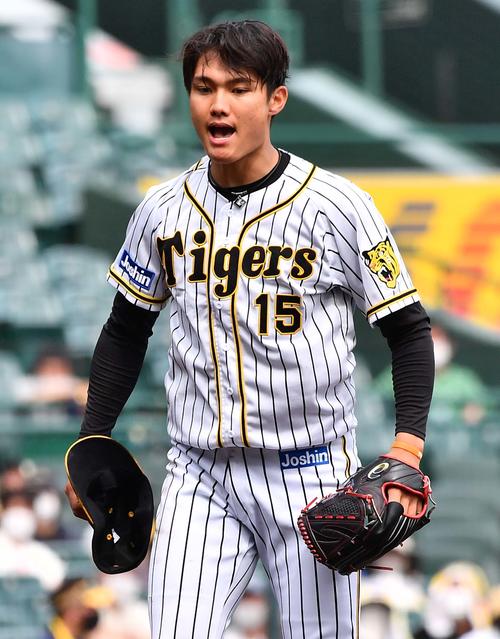 阪神対ソフトバンク　3回表ソフトバンク2死一塁、甲斐から三振を奪い雄たけびをあげる西純（撮影・上田博志）