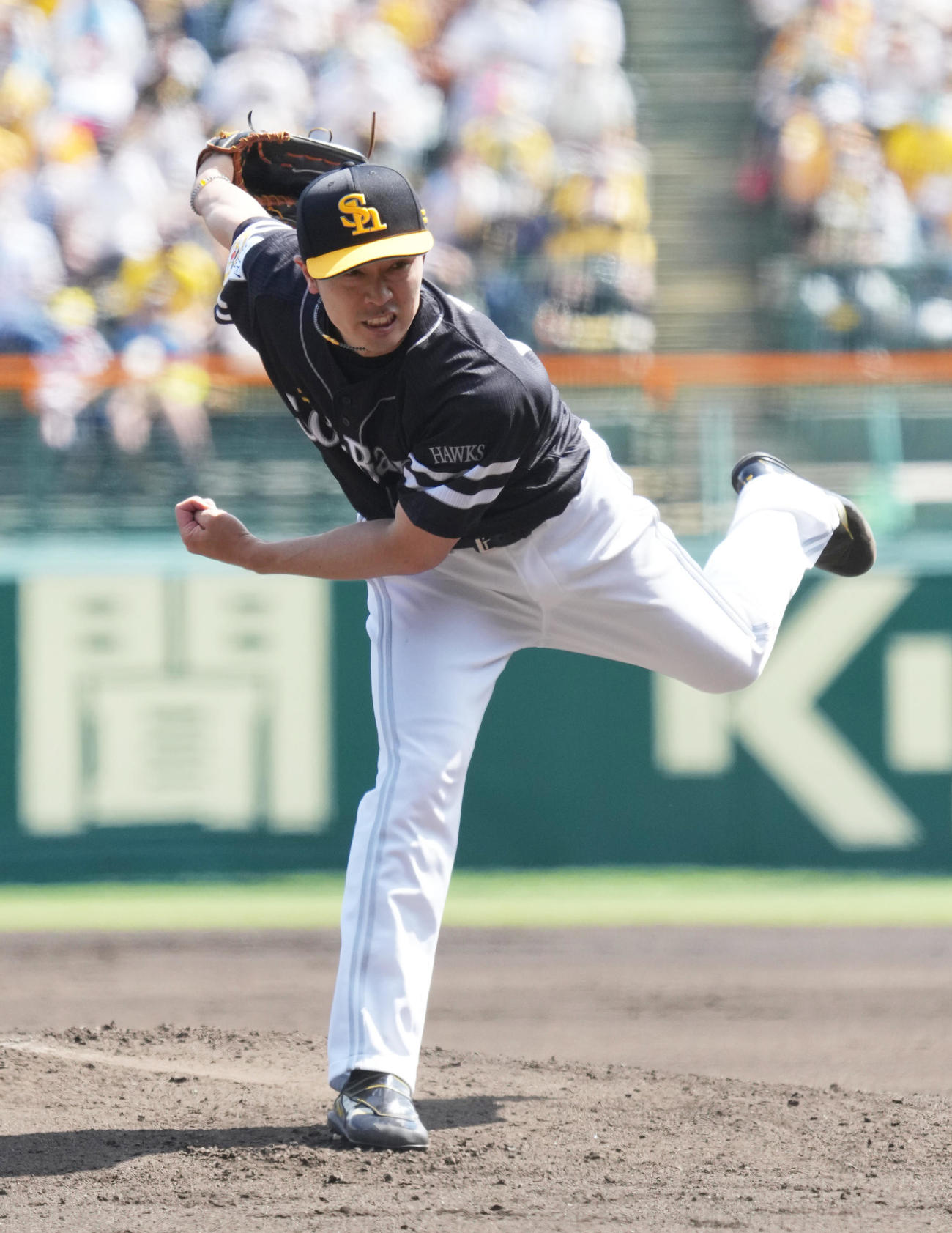 阪神対ソフトバンク　力投するソフトバンク先発和田（撮影・清水貴仁）