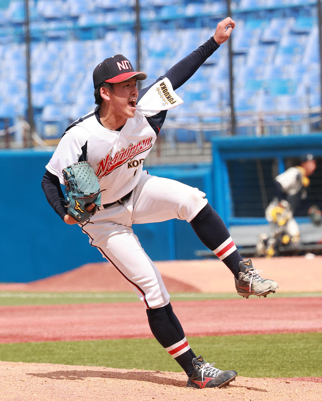 西日本工大対上武大　力投する西日本工大先発の隅田（撮影・野上伸悟）