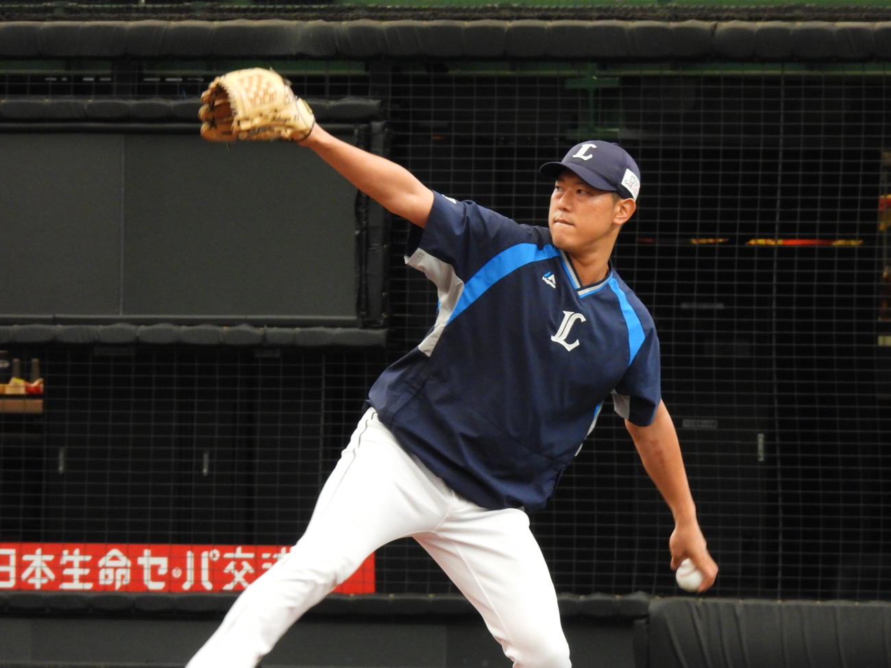 投手練習を行った西武内海（球団提供）