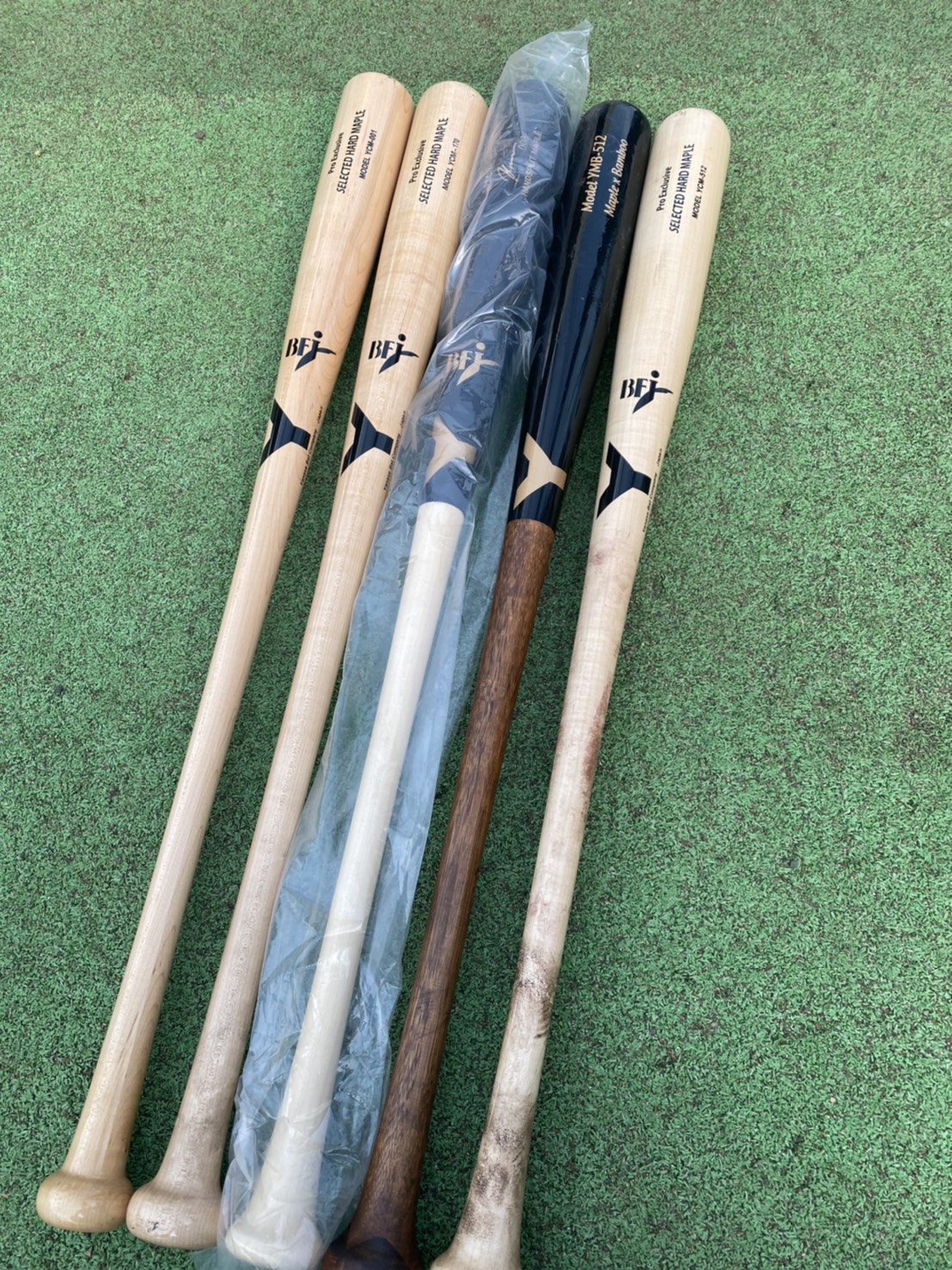 阪神近本から贈られたヤナセの試合用バット（関学大硬式野球部提供）