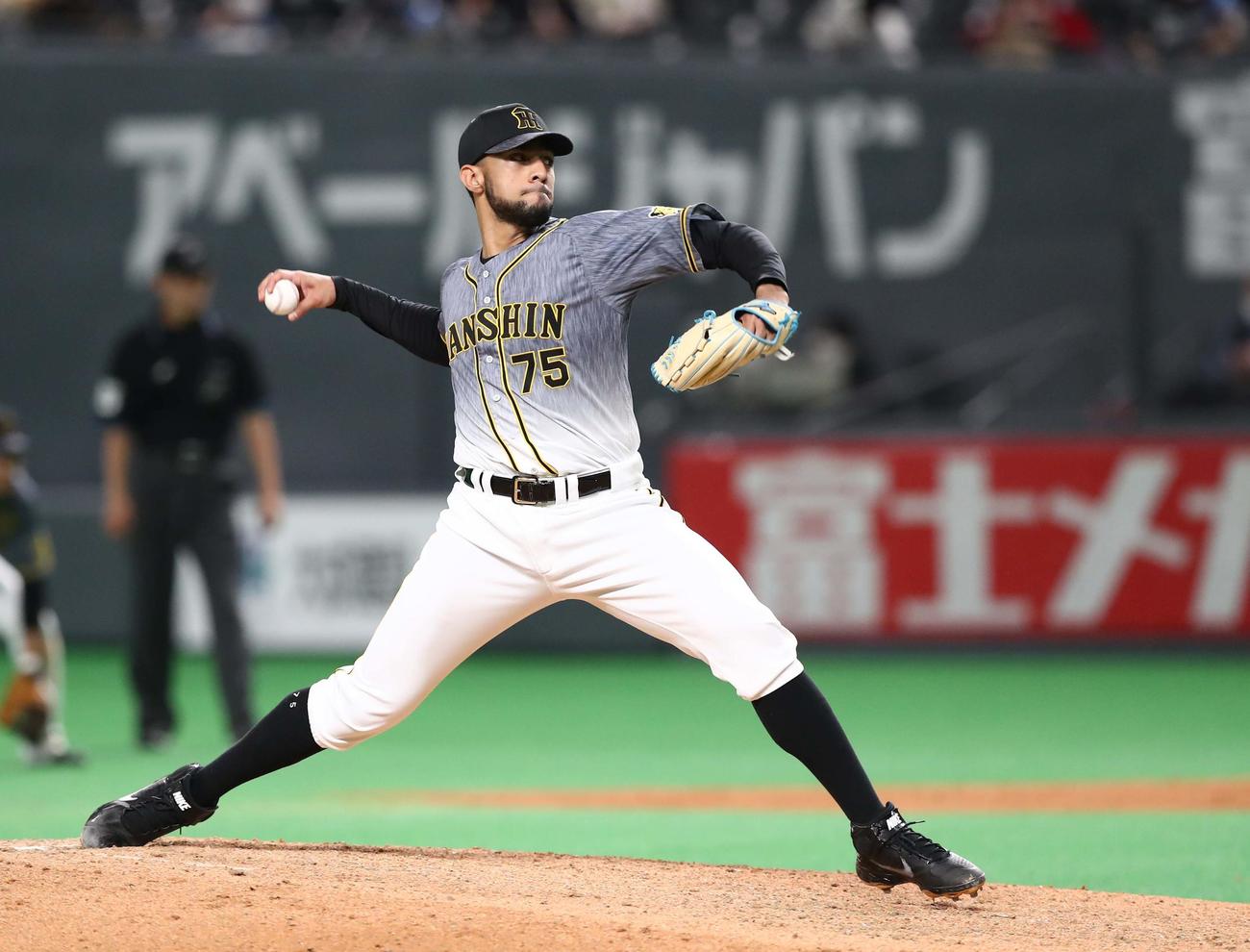 日本ハム対阪神　9回に登板のスアレス（撮影・黒川智章）