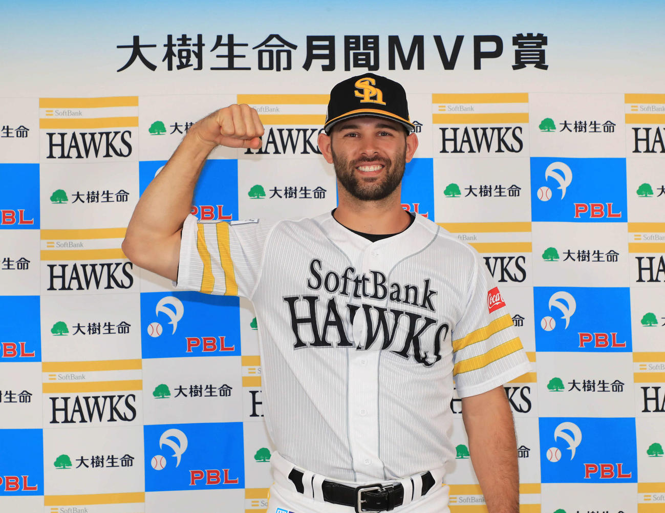 5月度の「大樹生命月刊MVP」を受賞したマルティネス（球団提供）
