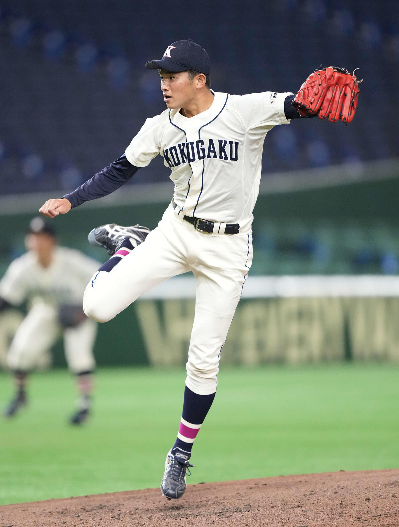 国学院大対富士大　先発し力投する国学院大・池内（撮影・鈴木みどり）