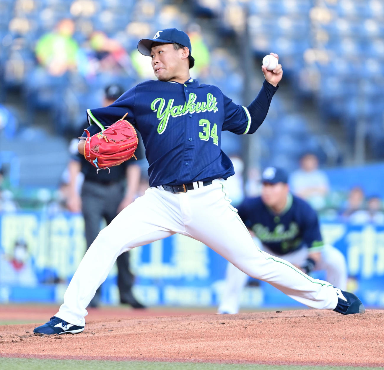 ロッテ対ヤクルト　ヤクルト先発の田口（撮影・小沢裕）