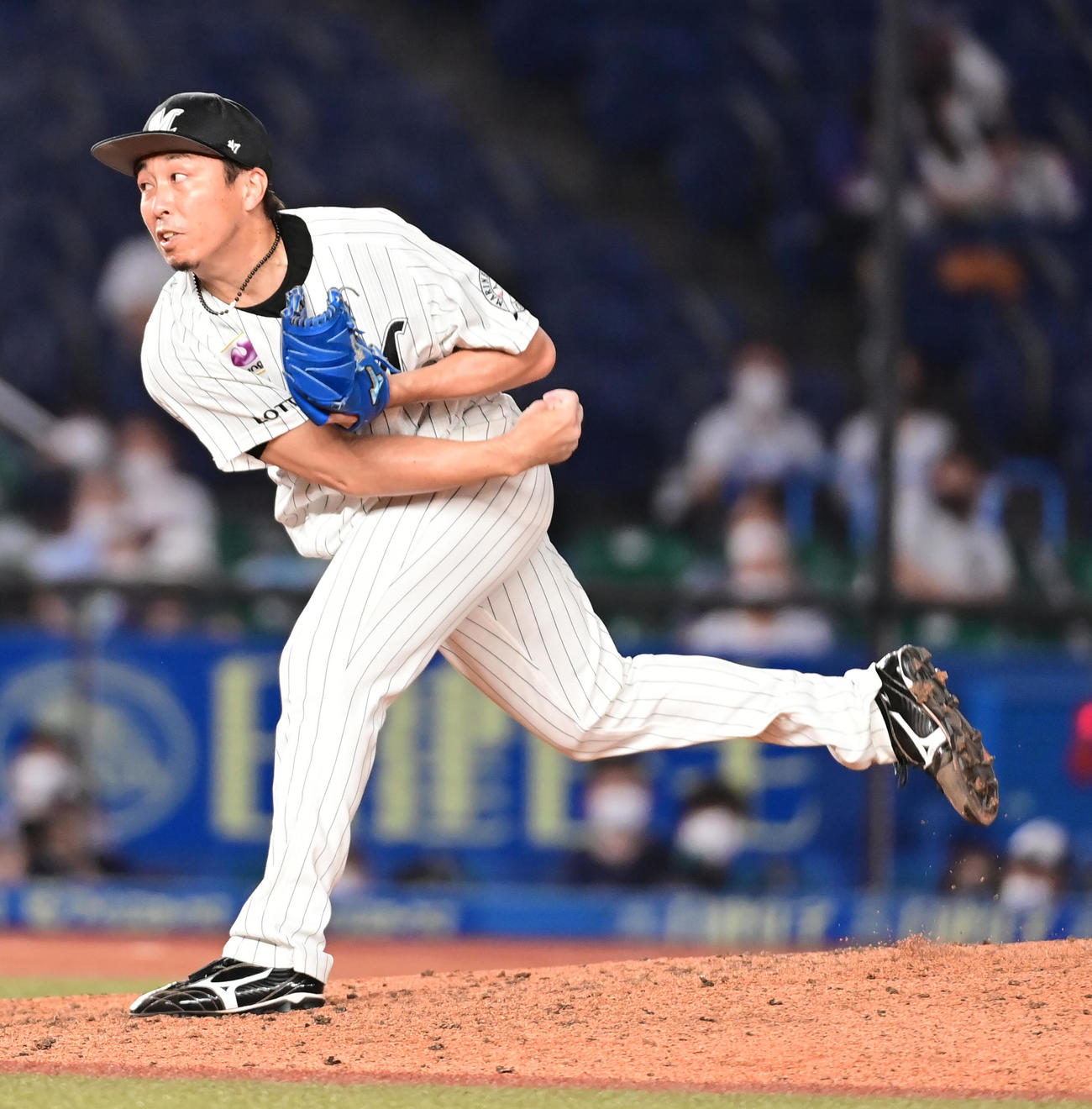 ロッテ対ヤクルト　ロッテ4番手で登板した益田（撮影・小沢裕）