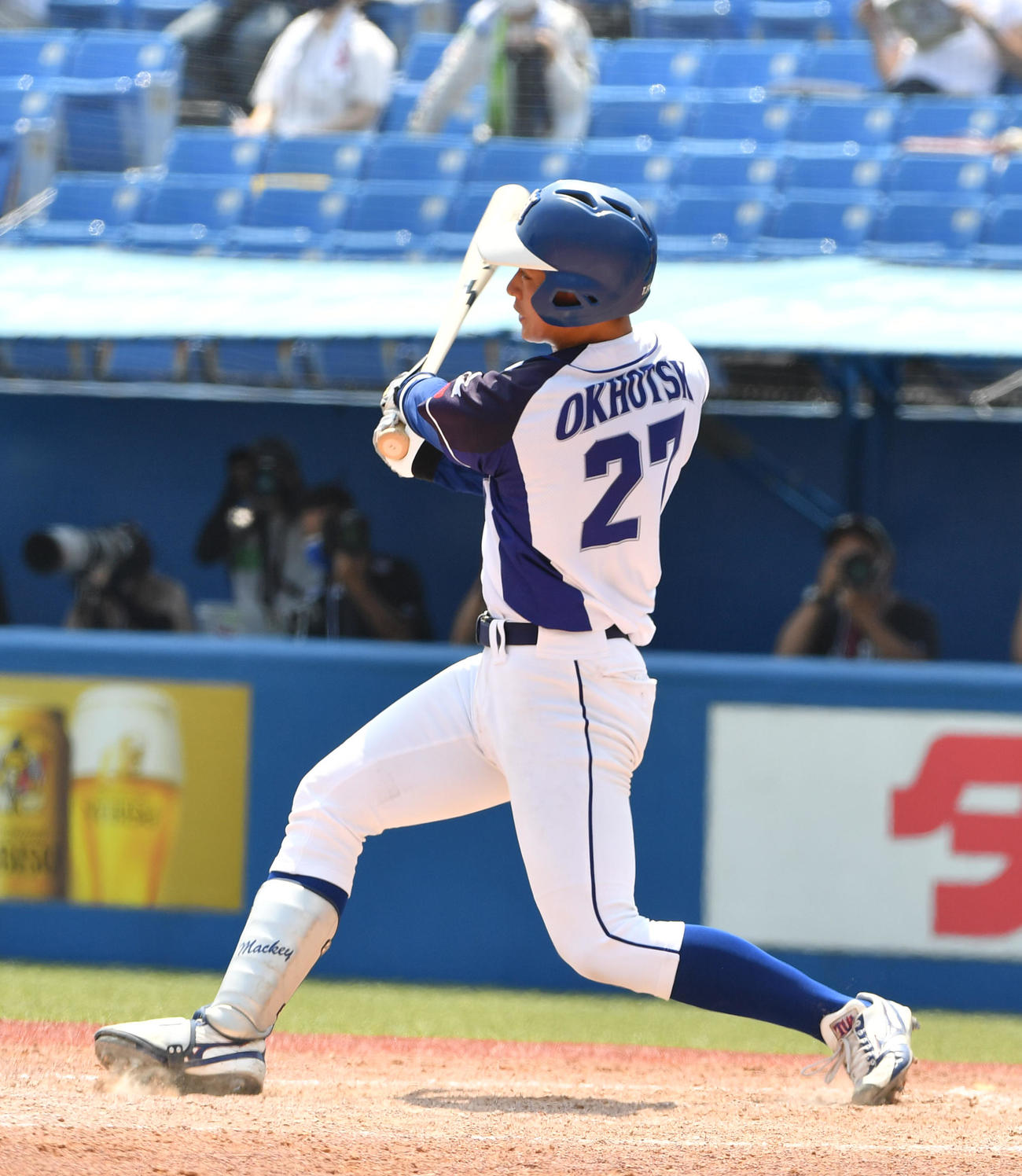 準々決勝、東農大北海道オホーツク対上武大　、3回表東農大北海道オホーツク2死、古間木は右越えに本塁打を放つ（撮影・柴田隆二）