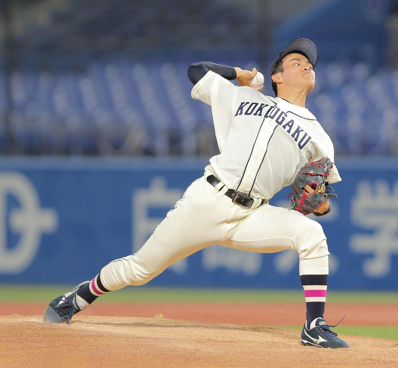 国学院大対福岡大　国学院大先発で力投する坂口（撮影・河田真司）