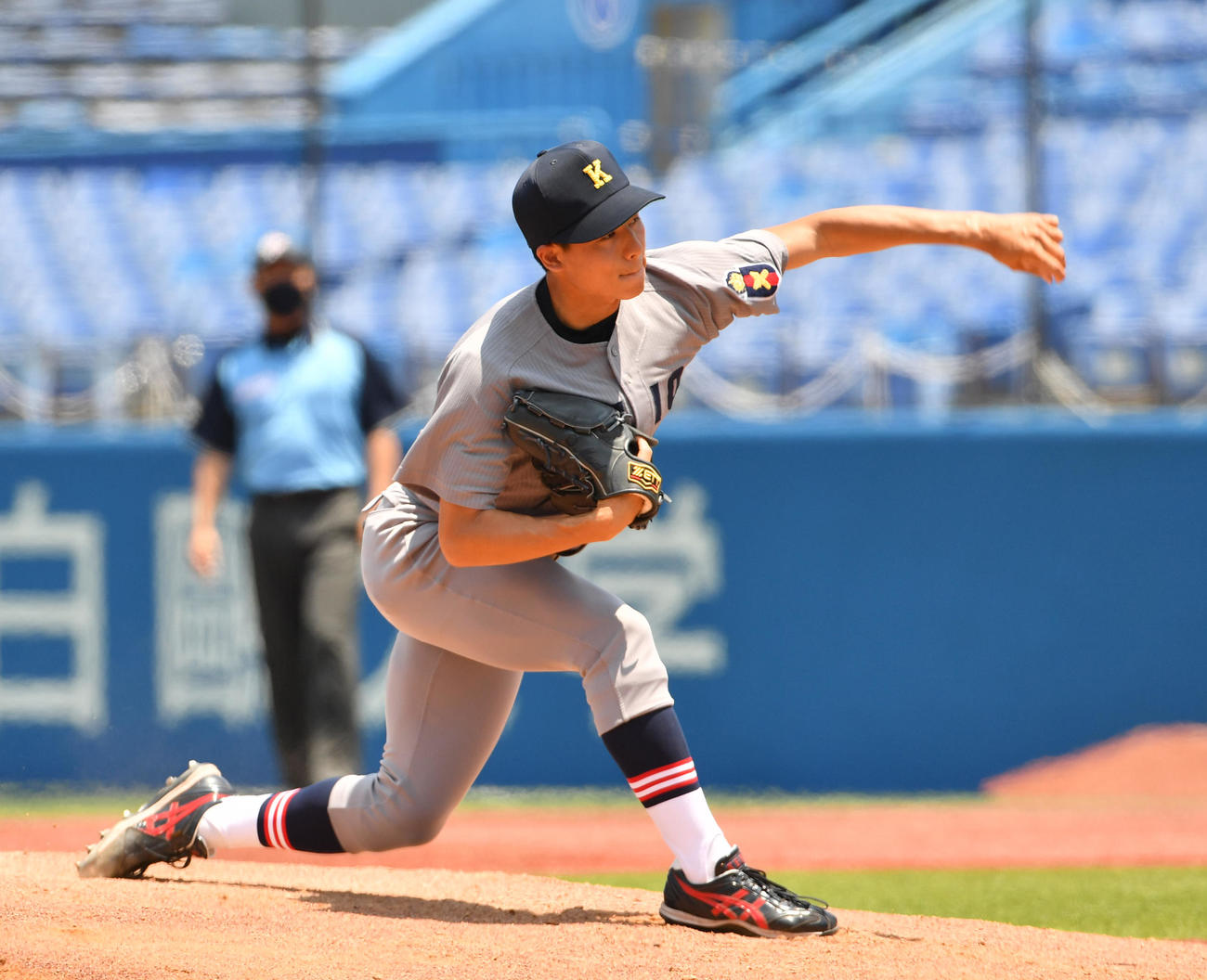 準々決勝、慶大対関学大　先発した慶大・増居（撮影・柴田隆二）