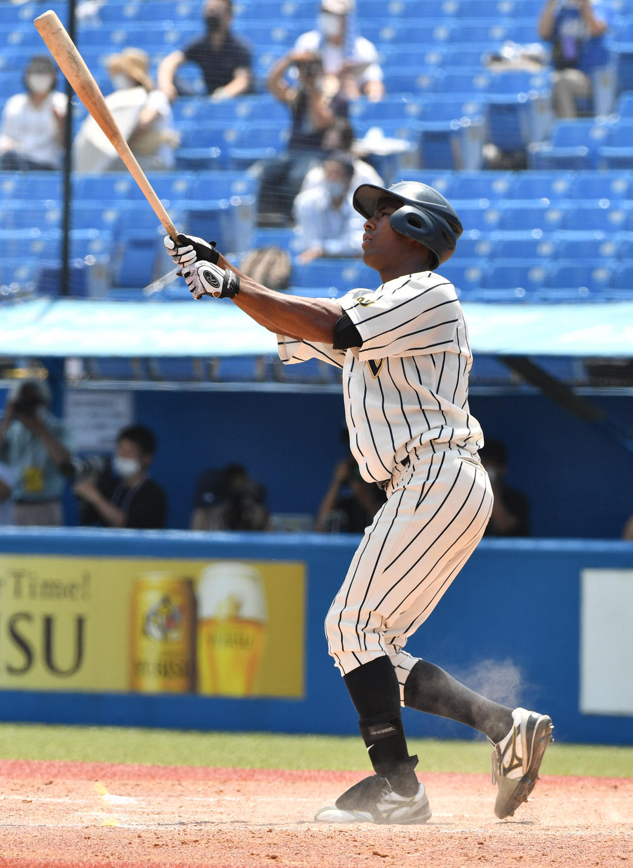 準々決勝、東農大北海道オホーツク対上武大　、4回裏上武大2死、ブライト健太は左越えに本塁打を放つ（撮影・柴田隆二）