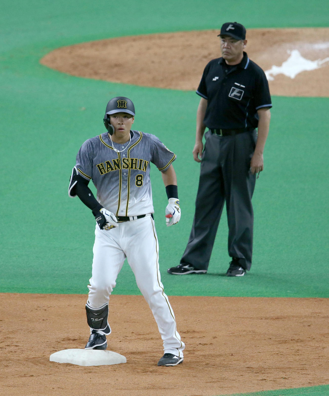 日本ハム対阪神　8回表阪神1死、佐藤輝は二塁打を放つ。投手は日本ハム玉井（撮影・佐藤翔太）