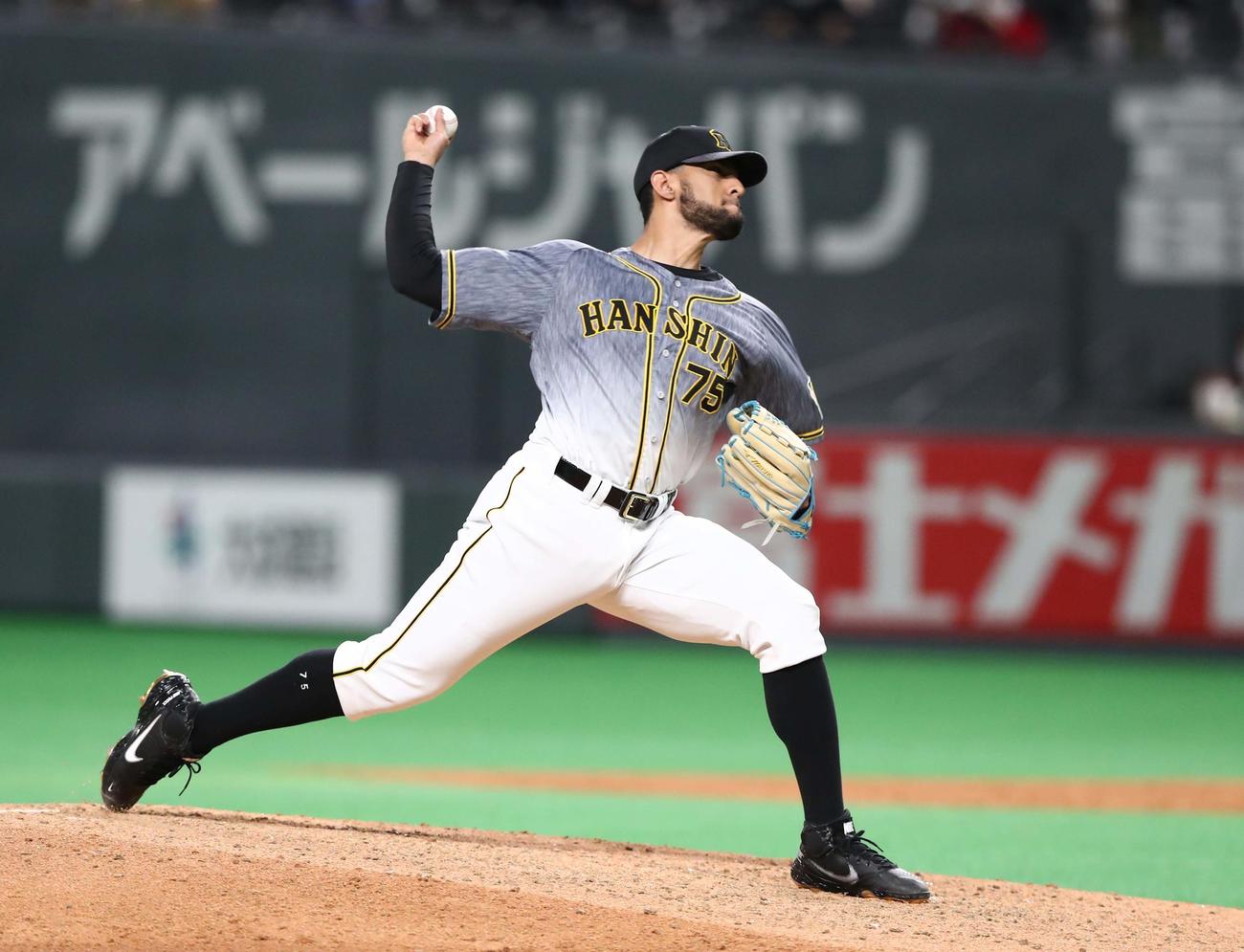 日本ハム対阪神　9回に登板のスアレス（撮影・黒川智章）