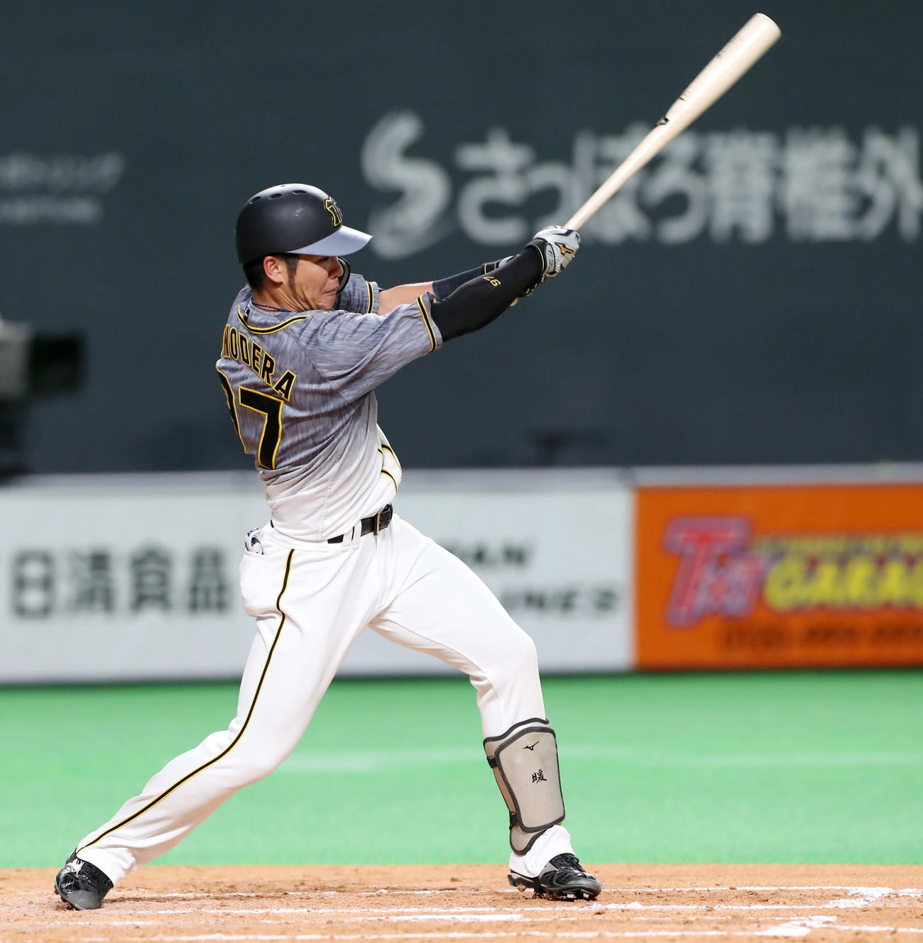 日本ハム対阪神　5回表阪神無死、小野寺は中前にプロ初安打を放つ（撮影・加藤哉）
