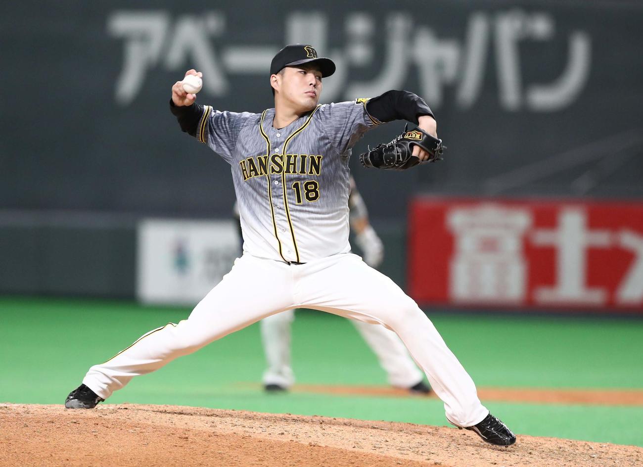 日本ハム対阪神　7回途中登板の馬場（撮影・黒川智章）