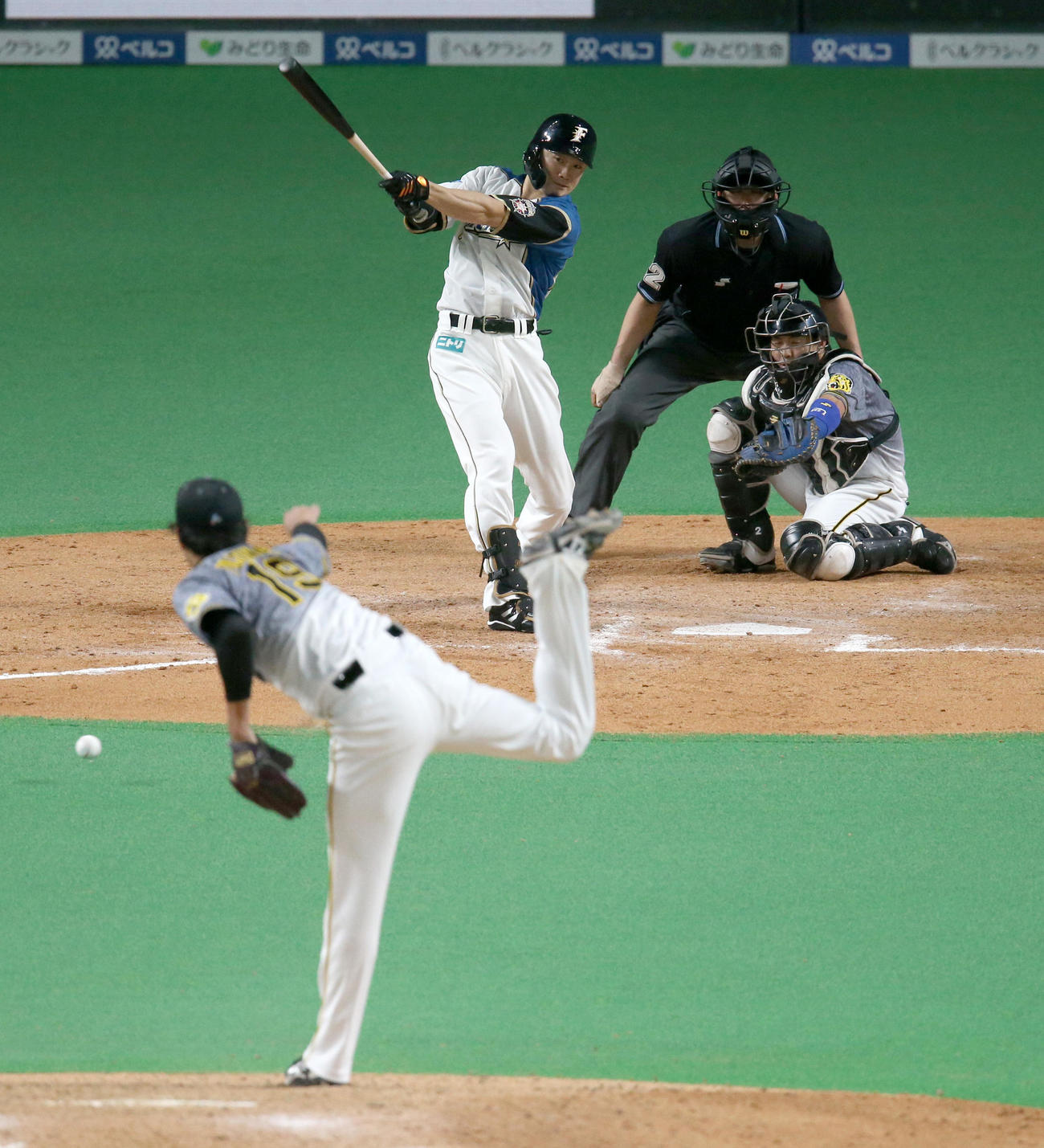 日本ハム対阪神　8回裏日本ハム2死、西川は二ゴロに終わる。投手は阪神藤浪（撮影・佐藤翔太）