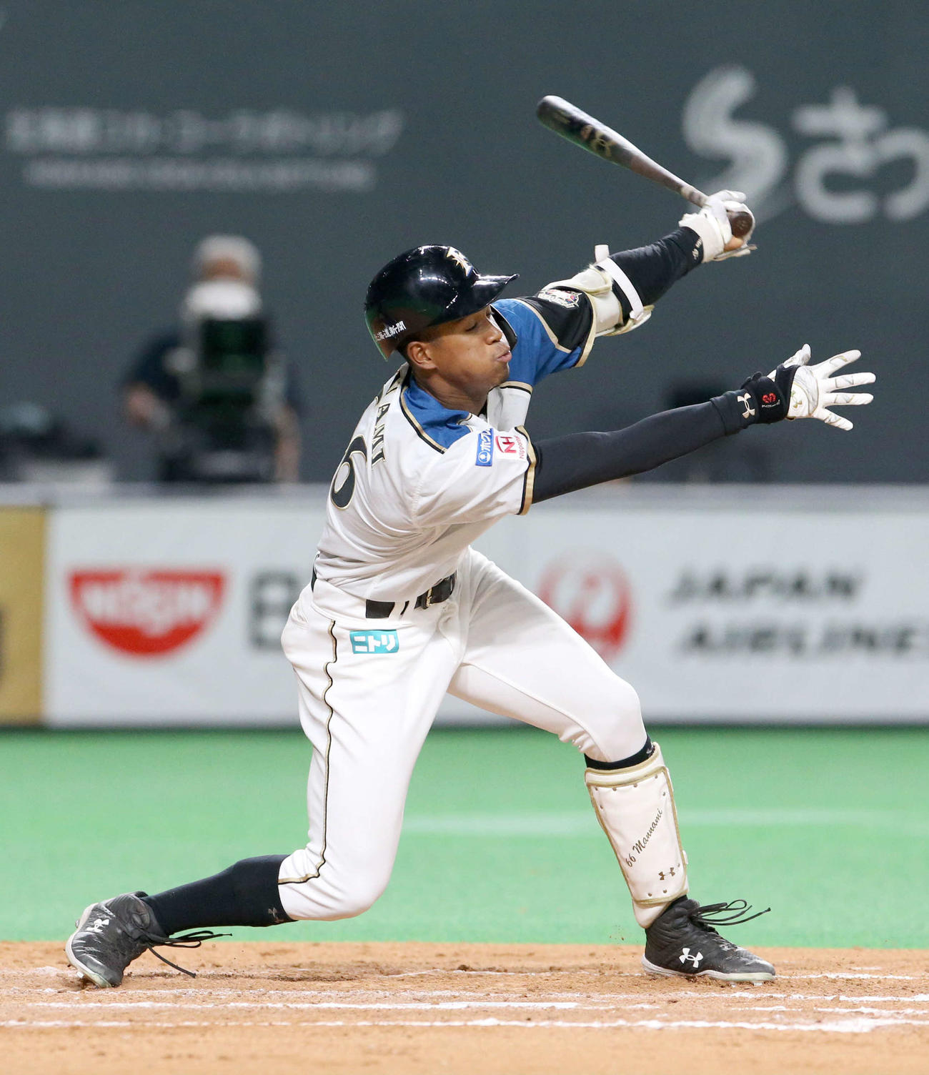 日本ハム対DeNA 9回裏日本ハム無死二塁、万波は三振に終わる（撮影・佐藤翔太）