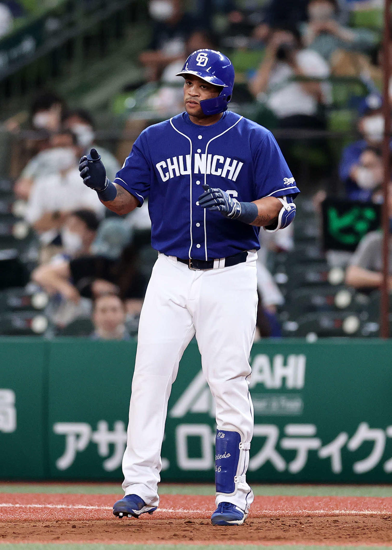 西武対中日　2回表中日無死、ビシエドは中前安打を放つ（撮影・鈴木正人）
