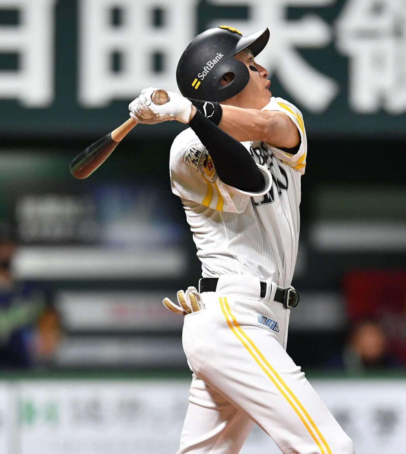 ソフトバンク対ヤクルト　4回裏ソフトバンク無死、柳田は左中間へ本塁打を放つ（撮影・岩下翔太）
