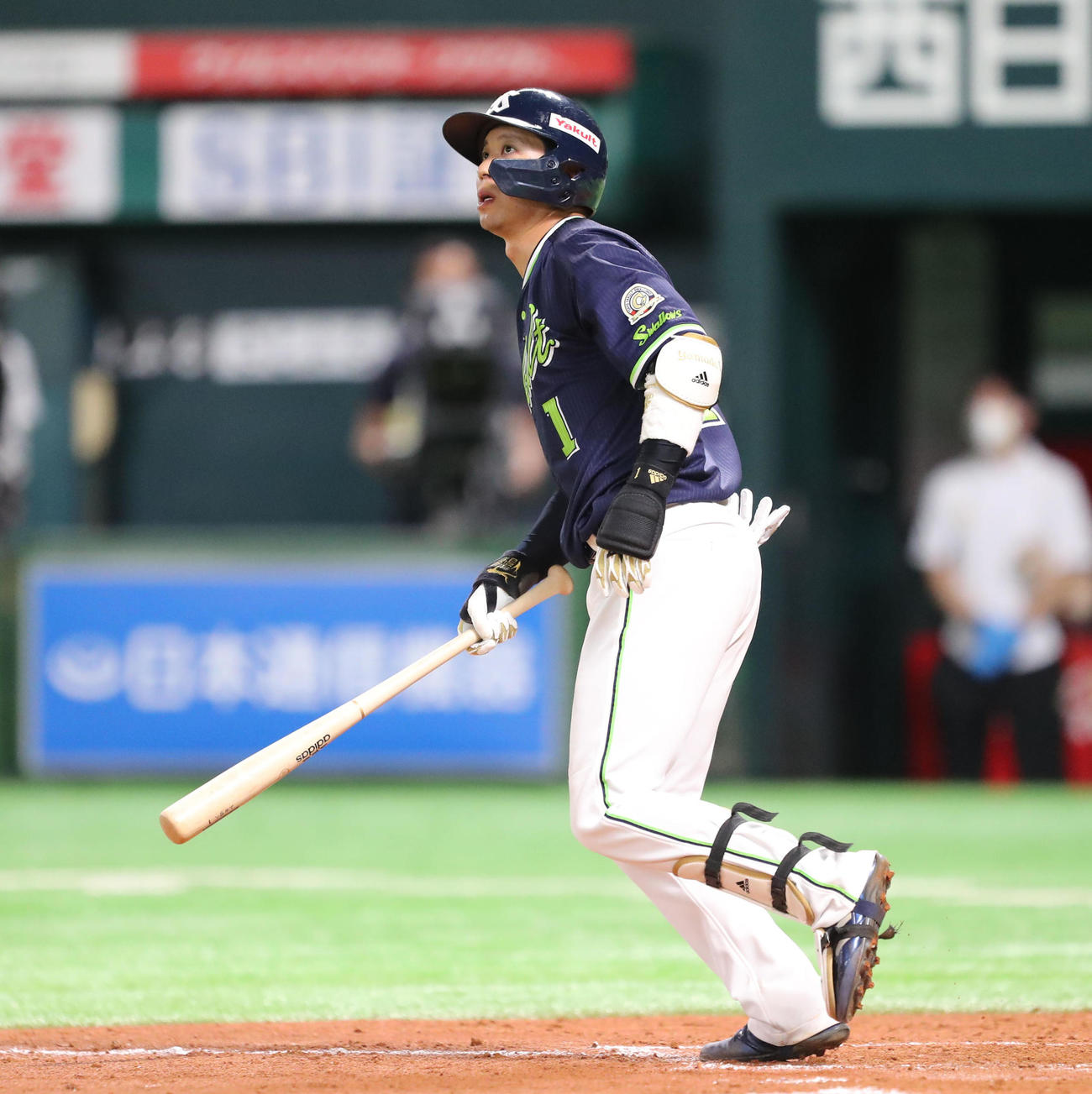 ソフトバンク対ヤクルト　8回表ヤクルト無死一塁、山田哲人は左越えに勝ち越しとなる2点本塁打を放つ（撮影・梅根麻紀）