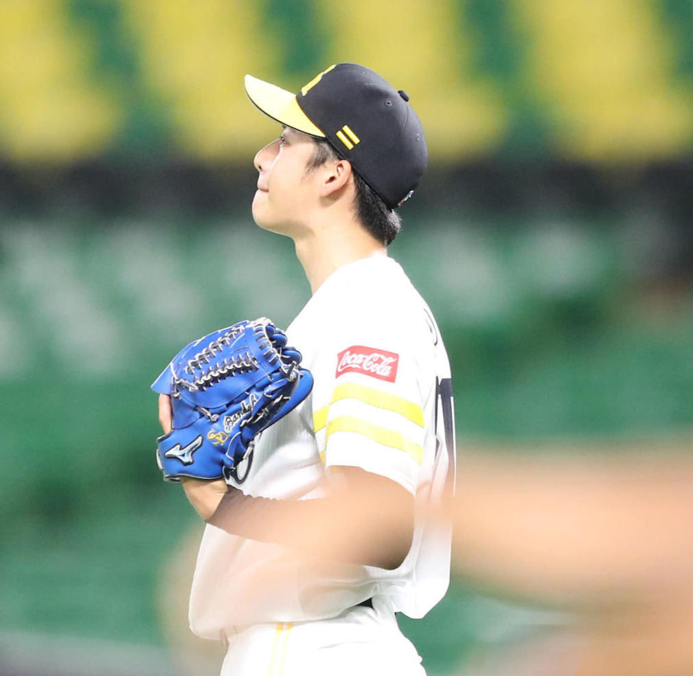 ソフトバンク対ヤクルト　8回表ヤクルト無死一塁、山田哲人に勝ち越しとなる2点本塁打を浴びた板東湧梧（撮影・梅根麻紀）