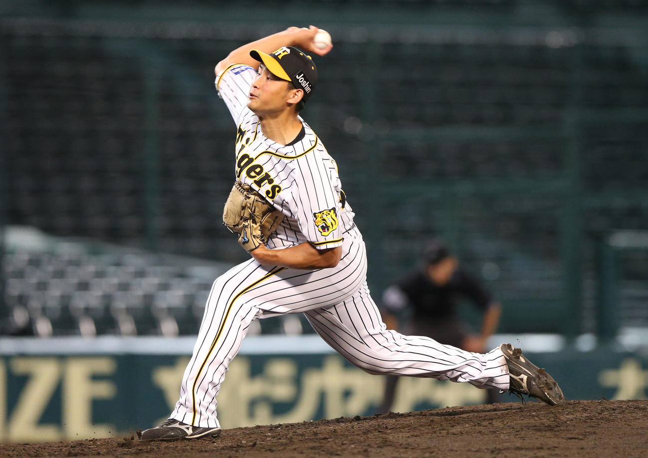 阪神対ソフトバンク　4回に4番手登板する阪神佐藤蓮（撮影・上山淳一）