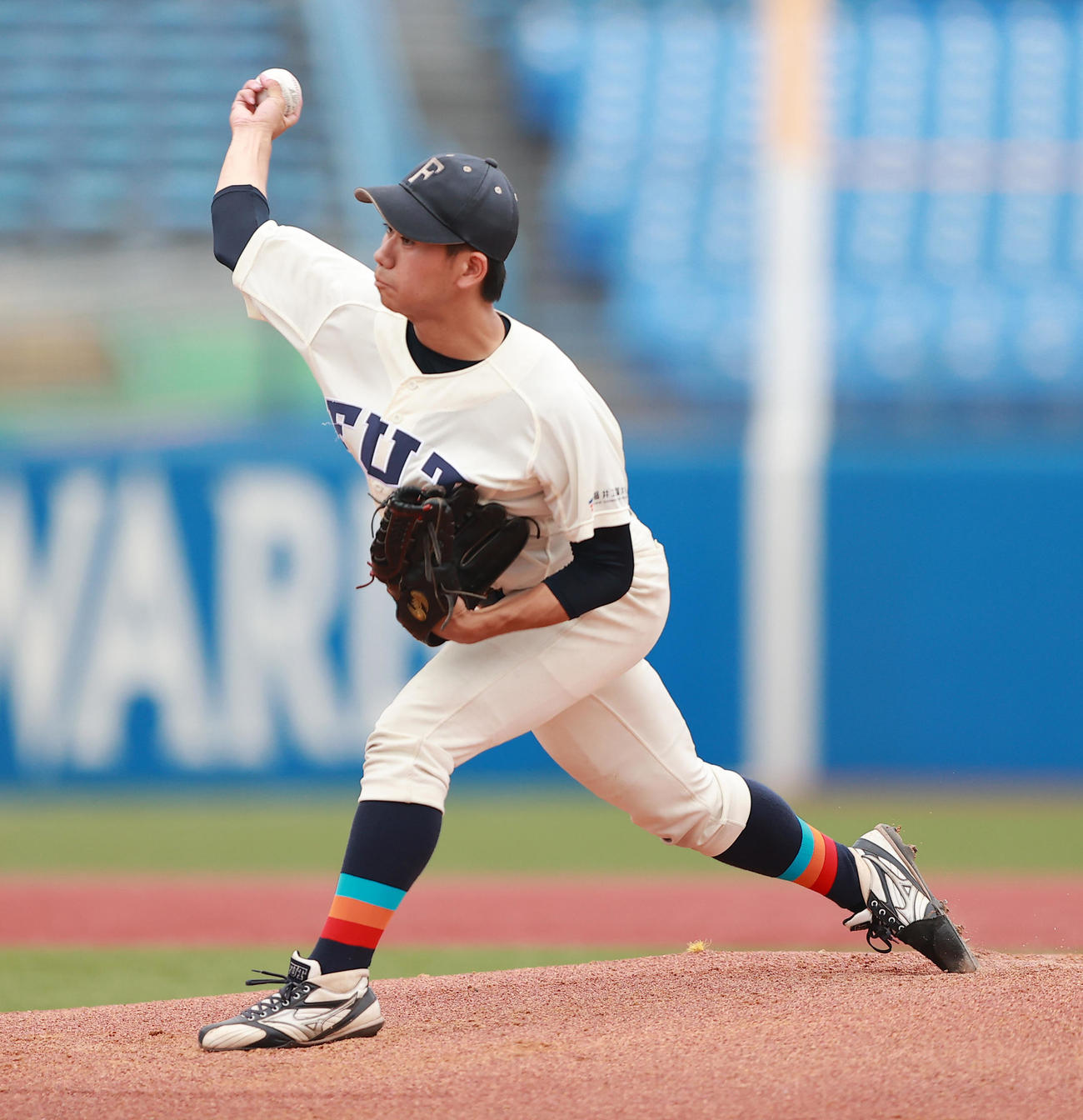 慶大対福井工大　力投する福井工大先発の南大（撮影・野上伸悟）