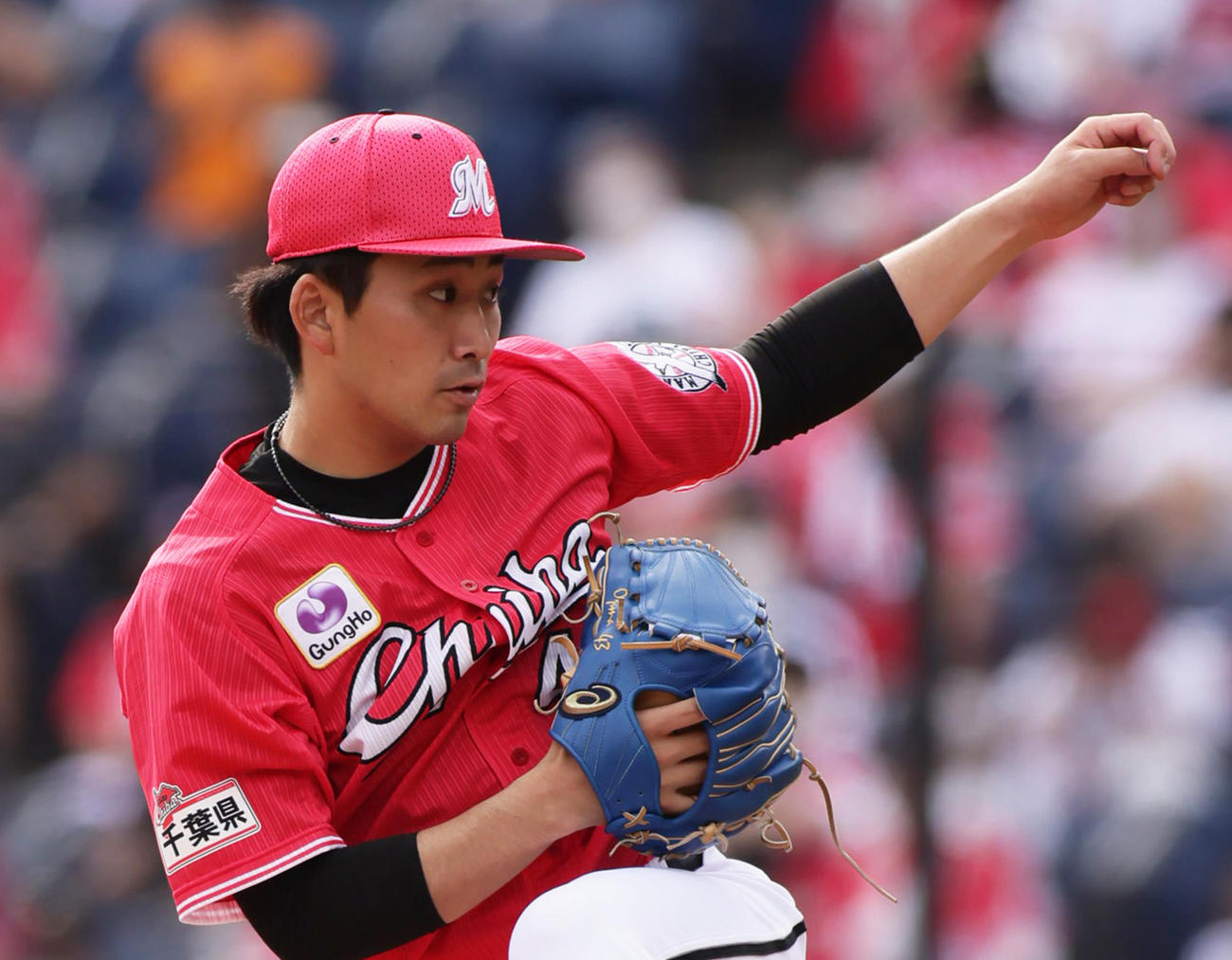 ロッテ対巨人　ロッテ先発の小島（撮影・足立雅史）