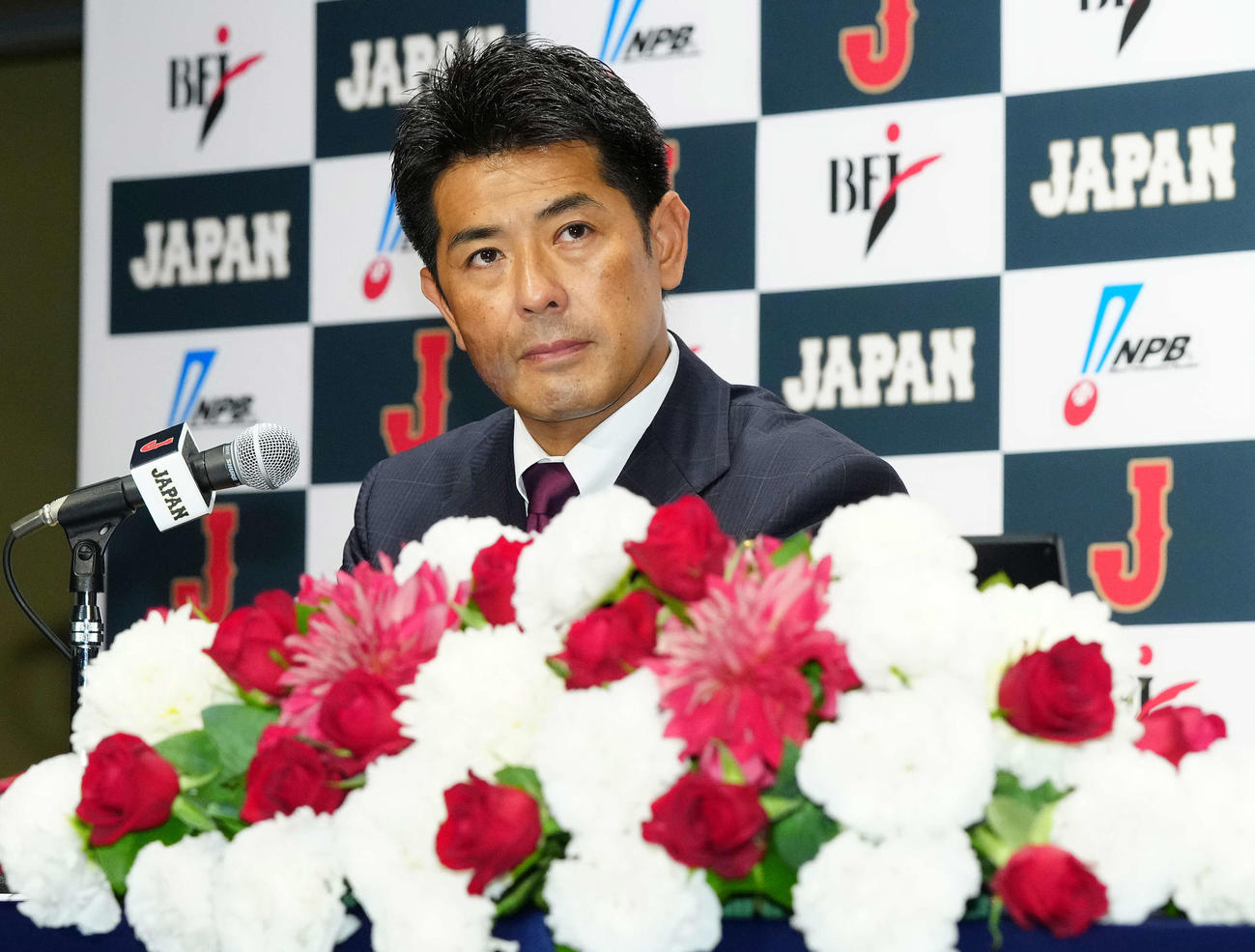 東京五輪日本代表内定選手発表会見に臨む侍ジャパン稲葉監督（撮影・江口和貴）